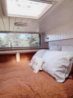 Relaxing retreat for 2 on beautiful converted bus - Levaré - 3