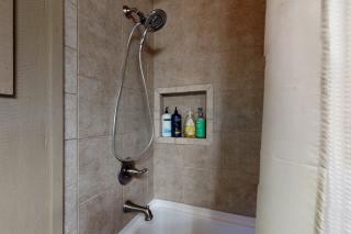 On The Lake - Guest House - 1