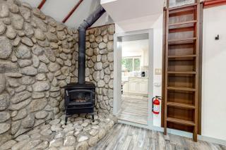 Top Town Retreat - Crestline - 5