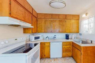 Waldport Bungalow - 5