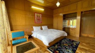 THE WILLOW HOUSE - 7