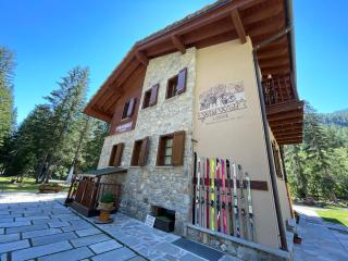 WILDHOMES Wild Wolf Lodge - Courmayeur - 9
