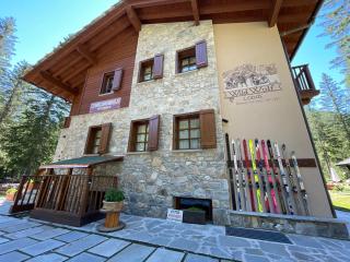 WILDHOMES Wild Wolf Lodge - Courmayeur - 0