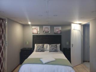Our Place - Family - 5 bed unit - Bloemfontein - 2