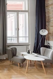 Designer Dream Home At The St. Stephen Basilica - Budapest - 4