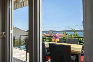 A3-90m2 apt w shared pool & balcony next to beach - Trogir - 1