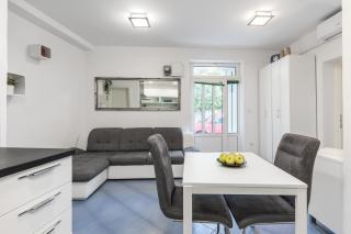 Charming Apartment - 1