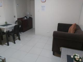 Affordable Tagaytay Monteluce 1BR with Pool G10 - 5