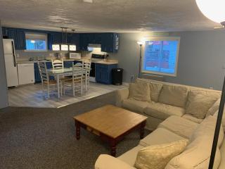 Island View Motel - 1