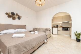 Sweet Harmony - Naxos Chora - 6