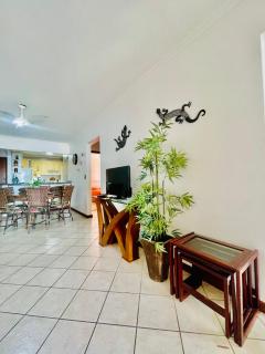 950 Apartamento em Bombinhas com 3 dormitórios. VISTA PARA O MAR - 1