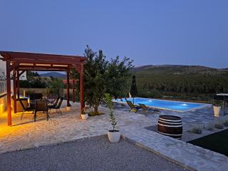 Guest house "The View" - with a pool - Donje Polje - 0
