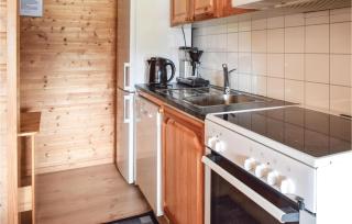 1 Bedroom Lovely Apartment In Svortevik - 5