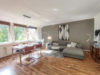 INIKAMA: Designer Apartment im Grünen – Netflix - Rosengarten - 0
