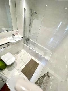 London Stratford Luxury House, 5 minutes walk Station, Westfield, 3 Bedrooms 3 Bathrooms, Reception, Garden, Parking - Londra - 2