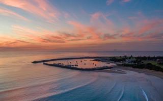 luxurious 4 Bedroom Ocean View Holiday House - 2