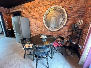 Historic, Stylish Getaway 2 blocks from Waterfront - Bellefonte - 3