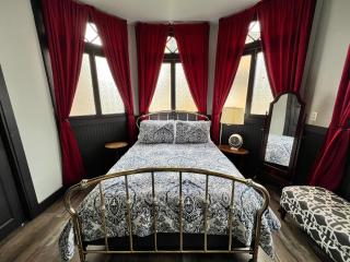 Historic, Stylish Getaway 2 blocks from Waterfront - Bellefonte - 7