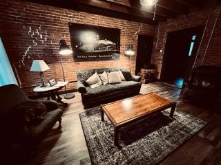 Historic, Stylish Getaway 2 blocks from Waterfront - Bellefonte - 9