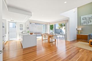 Anna Superbly Stylish Luxury Townhouse - Sunshine Beach - 9