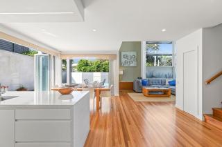 Anna Superbly Stylish Luxury Townhouse - Sunshine Beach - 8