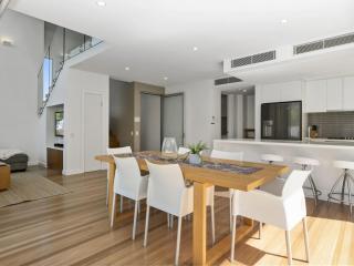 Anna Superbly Stylish Luxury Townhouse - Sunshine Beach - 4