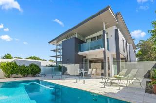 Anna Superbly Stylish Luxury Townhouse - 0