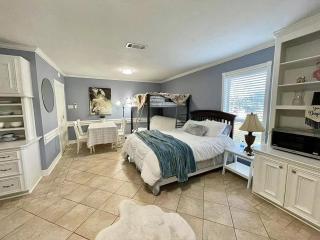 Beautiful traditional home*Modern updates*Guest suite B - Katy - 0