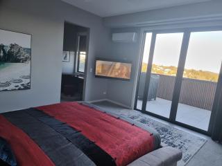 RESIDENTIAL 4 BEDROOM House - Coffs Harbour - 2