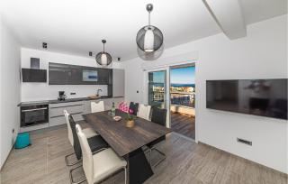 Lovely Home In Kastel Luksic With Sauna - 8