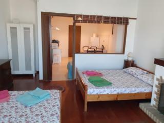 Alex Central City Accommodation - Laurio - 5