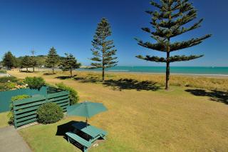 Whispering Sands Beachfront Motel - Gisborne - 6
