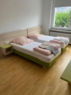 Waffel Cafe HOSTEL Monteurwohnung Ferienwohnung - 9