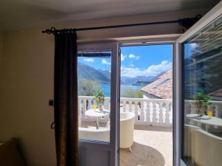 Lovely apartment Jovan 3,with a view of the bay and free Wi-Fi - Kotor (Cattaro) - 2