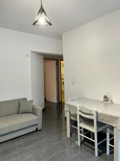 Atrium Apartment #2 - 4