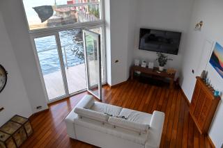 LA CASA SULL’ ACQUA - Napoli - 1