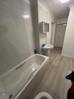 Spacious Flat with River View, 1A - 6