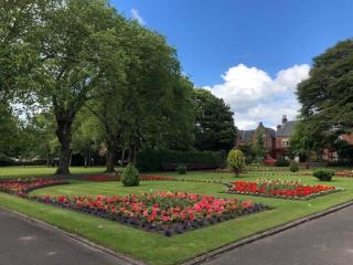 Light & Spacious Loch Lomond Apartment - 5