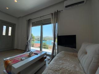 SEA VIEW Deluxe Private Villa - Ksamil - 5