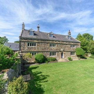 10 Bed Stunning House in village, with Hot Tub - Ovingham - 0