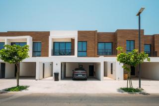 Family vacation villa with private pool and access to beach - Ra’s al-Chaima - 9