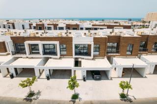 Family vacation villa with private pool and access to beach - Ra’s al-Chaima - 0