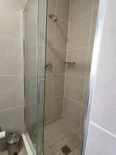 Bryanston one bed apartment - 7