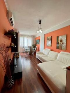ILLYRIA SQUARE - CITY CENTER APT - WIFI 500 mbs - 8