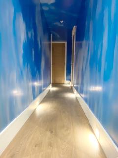 Cloud9 Guest House - by Coastline Retreats - 2 Bedroom self contained garden flat - Luxury bath, Netflix, Superfast Wifi, Parking included - 5