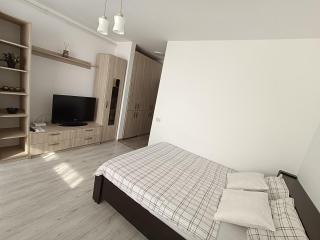 Quiet & Bright Studio - Available Monthly - 9