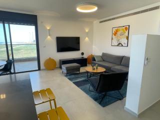 #דירת יוקרה על הים Sunset Beach Apartment# - 4