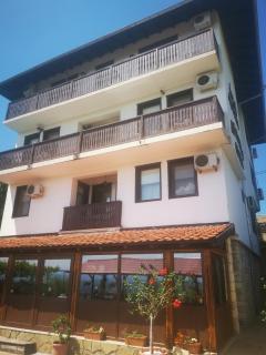Family Hotel Arbanashka Sreshta - Arbanasi - 8