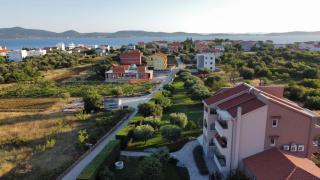 Luxury Apartments Garden - 3