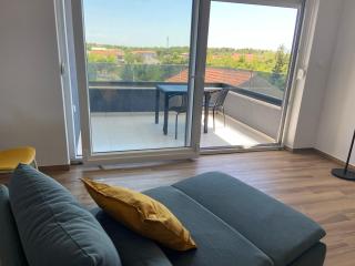 Daniela Family Apartment - top floor - new & quite location - great sea & island view - 8